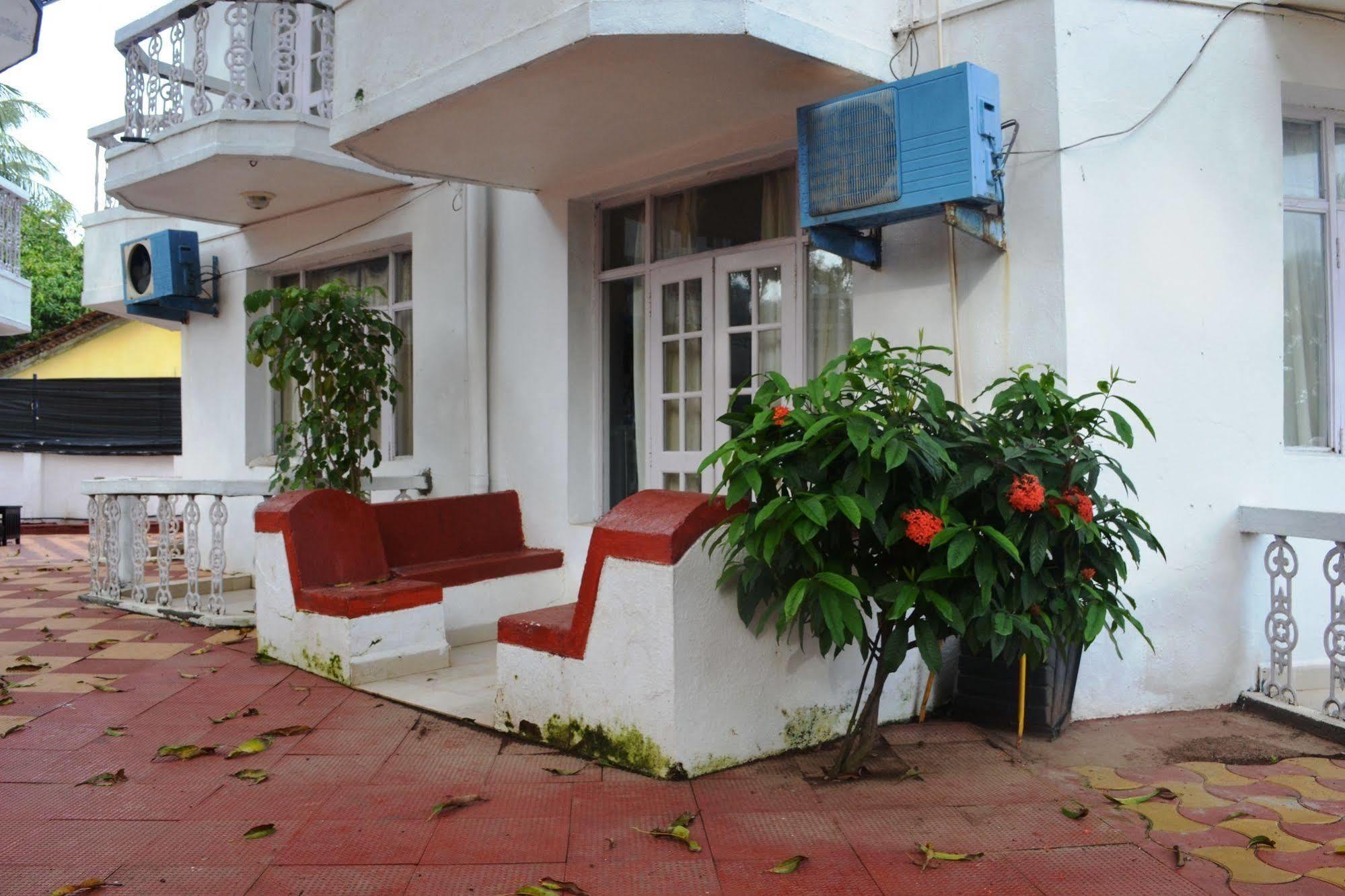 Sunset Beach Resort Candolim Exterior photo